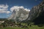 Švýcarsko - Grindelwald a nad ním  Wetterhorn (3.692 m)