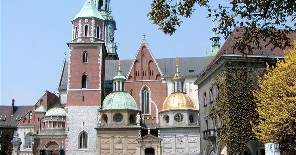 Polsko - Krakow - katedrála původně románská, 1320-64 goticky přestavěna, později výrazně barokizována