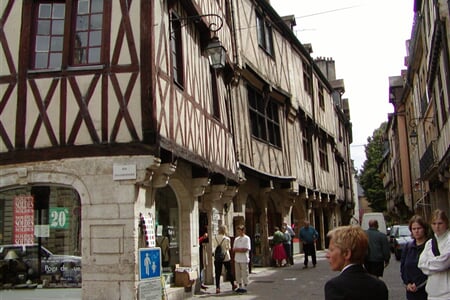 Burgundsko, Champagne, příroda, UNESCO, víno a katedrály 2025