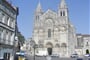 Francie - Atlantik - Poitiers, katedrála Notre Dame la Grande, románská z poloviny 11.stol, postavena za papeže Urbana II.