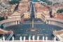 Vatikán - Řím - Svatopetrské náměstí, podoba od Alexandra II. (1655-67), kapacita 400.000 lidí