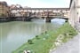 Itálie, Toskánsko - Florencie - Ponte Vecchio přes řeku Arno, 1345, arch. Neri di Fioravante na místě římského mostu