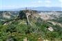 Itálie - Lazio -  Civita di Bagnoreggio, oáza středověku na osamělém ostrohu