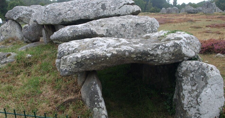 Francie - Bretaň - Carnac - dolmen - vstupní část