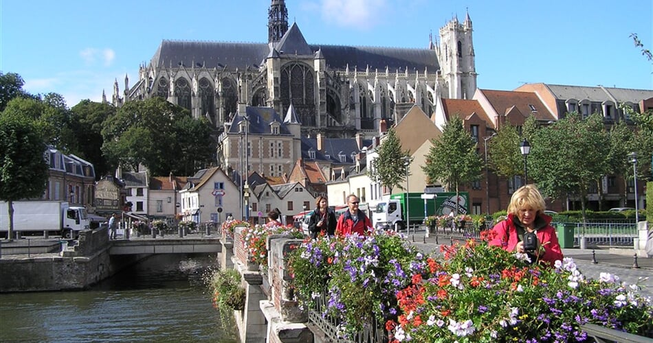 Francie - Pikardie - Amiens, katedrála, pohled z města