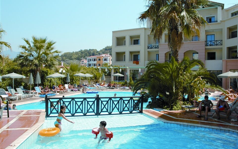 Řecko, Samos, hotel Samaina Inn, bazén v atriu