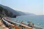 Itálie - Ligurská Riviéra - Monterosso, pláže lákají k vykoupání