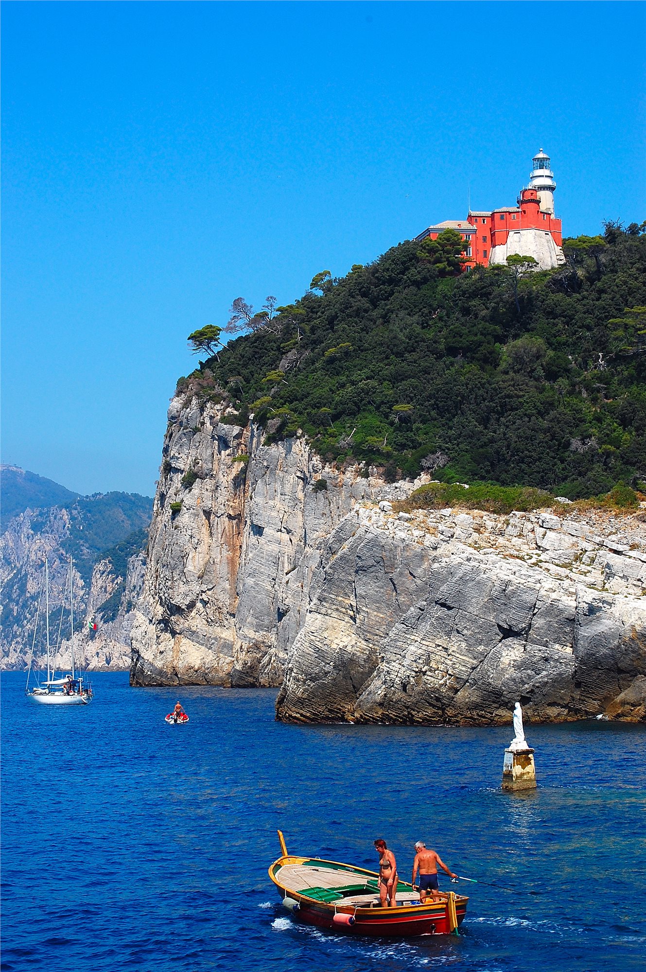 Ligurska_riviera_cinque_Terre_Apuanske_Alpy_01