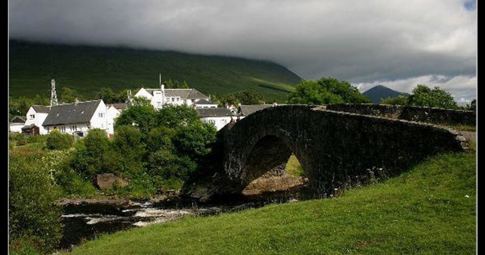 Skotsko - historický kamený most