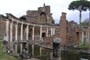 Itálie - Tivoli, Hadrianova vila, Teatro Maritim, místo císařova úniku před světem