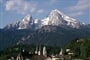 Německo - Bavorsko - masiv Watzmann a pod ním se choulí Berchtesgaden