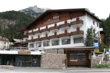 Dolomity - Val di Fassa, hotel *** Alpenrose s wellness / č.2014