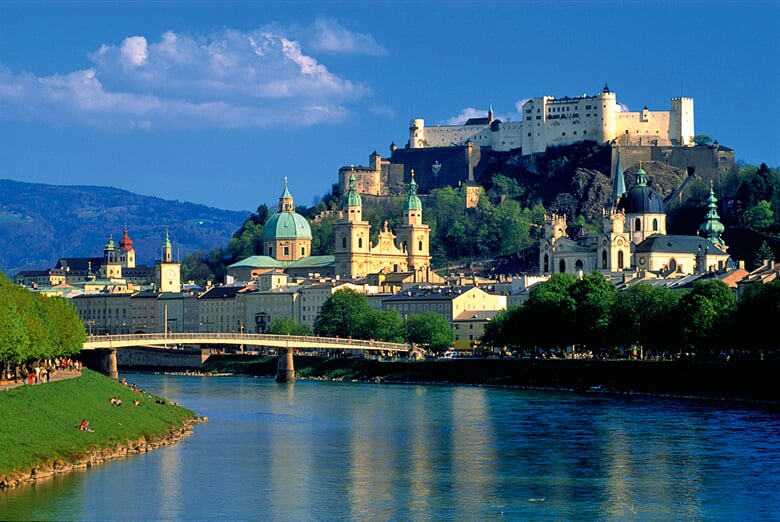 Rakousko-Salzburg-hrad