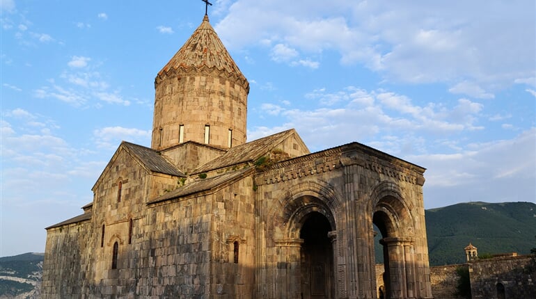 Arménie - klášter Tatev