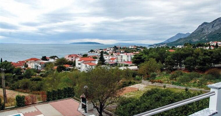 Gradac - hotel Lukas - exteriér2