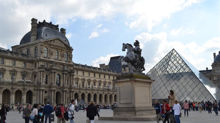 Okouzlujici Pariz - Louvre (2)