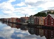 Norsko - Lofoty a Vesterály - Trondheim - kupecké domy na řece Nid