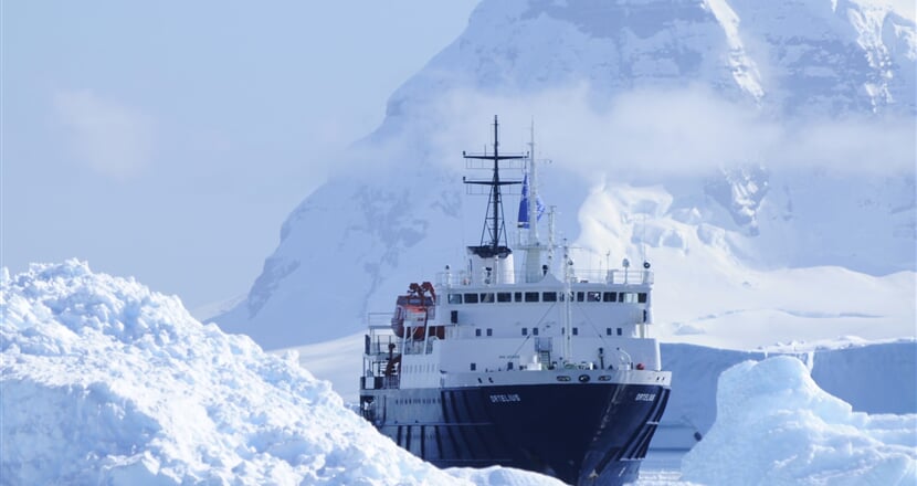 Ortelius_at_Cuverville_©_Elke_Lindner-Oceanwide_Expeditions_elke__dsc5327