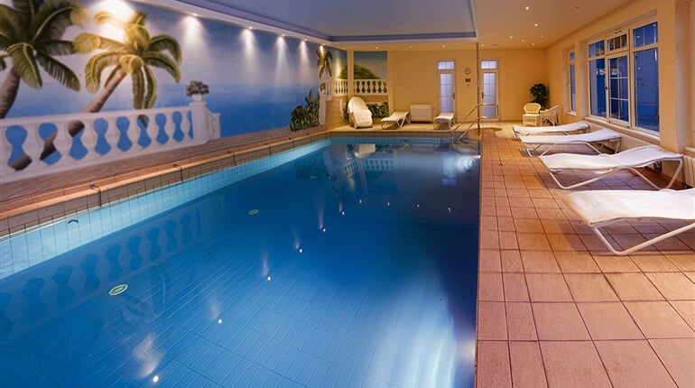 swimming pool6