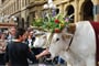 Itálie - Florencie - Scoppio del carro, obřadní vůz táhnou 2 páry bílých volů