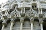 Itálie, Toskánsko, Pisa, baptisterium, detaily vnější výzdoby