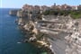 Bonifacio, město na útesech na Korsice
