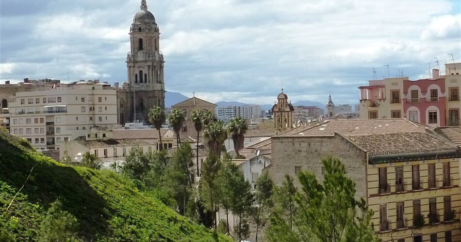 Španělsko - Andalusie - Malaga, katedrála, peníze na druhou věž šly do Ameriky na válku za nezávislost
