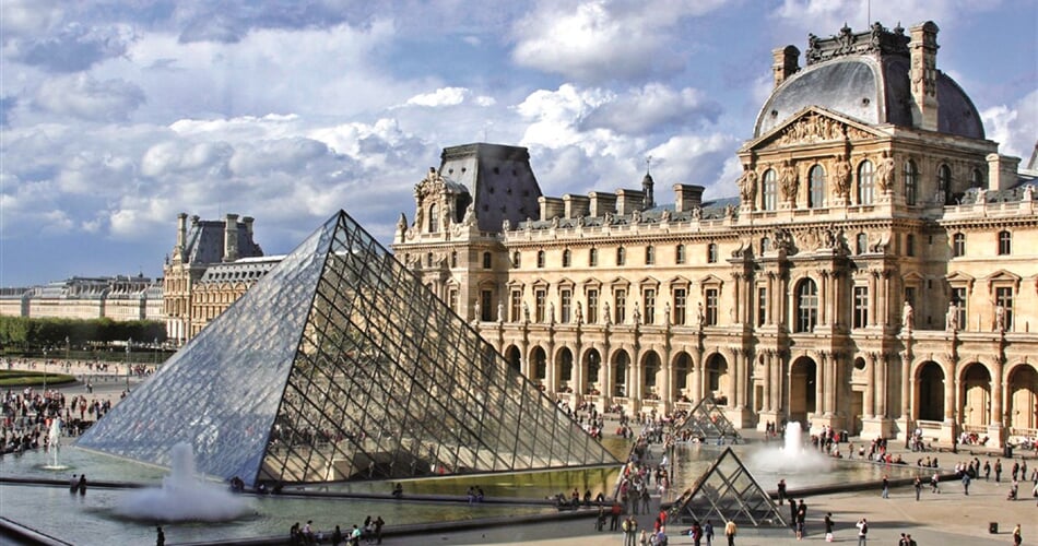 Paříž , Louvre