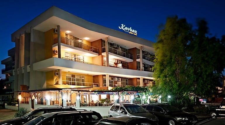 Hotel Golden Dune ( ex. Kavkaz Golden Dune): fotografie vybavení exteriérů a interiérů ubytování.