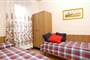 residence dde8e0d25d84a22c407a0674d50d8947