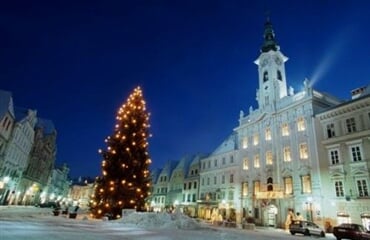 ADVENT V RAKOUSKU - STEYR, CHRISTKINDL, LINEC – POHLED PŘÍMO OD JEŽÍŠKA (CKM)