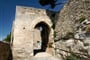 Francie - Provence - Bonnieux, Porte Rempart, městská brána z 13.století