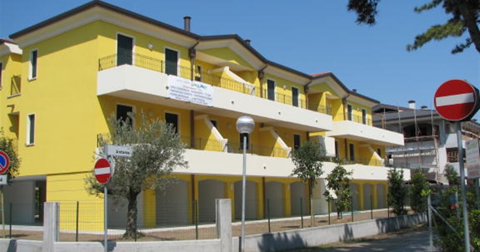 POLI ESTERNO INTERO