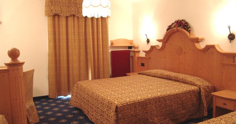 Hotel Cristallo, Passo San Pellegrino  (1)