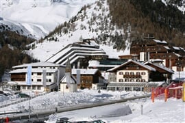 Ledovec Schnalstal - hotel Senales *** u sjezdovky, bazén, wellness a skipas v ceně, OBSAZENO/č.4024