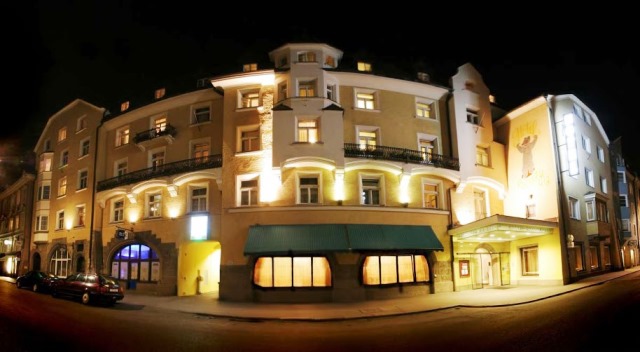 Stubaiské Alpy - hotel ****lux Grauer Bär s bazénem, skipas Safari v ceně / č.2388