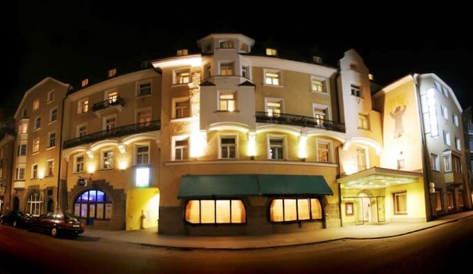 Stubaiské Alpy - hotel ****lux Grauer Bär s bazénem, skipas Safari v ceně / č.2388