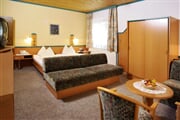 Steindl Familienhotel*** plus 11