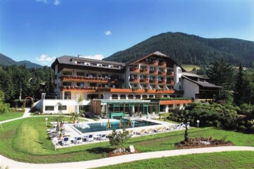 Alpy - luxusní turistický wellness pobyt, hotel**** Kolmhof, děti zdarma / č.4226