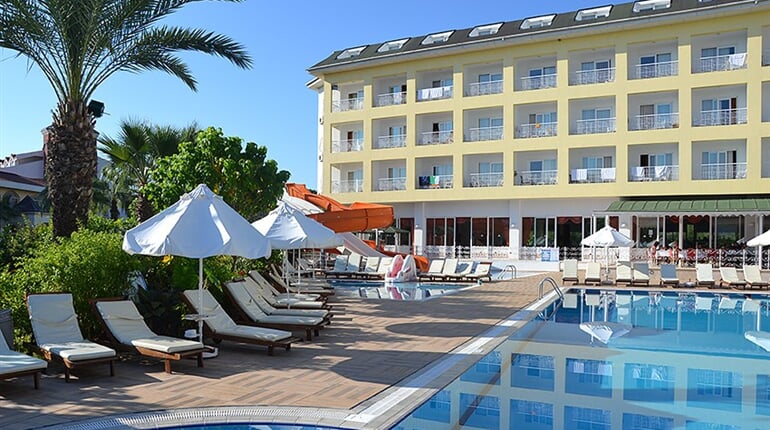 Hotel Pine House: fotografie vybavení exteriérů a interiérů ubytování.