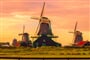 Zaanse Schans větrné mlýny - shutterstock