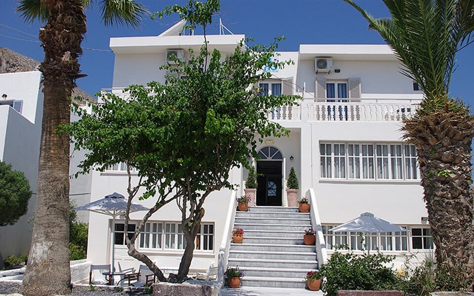 Hotel Kamari Blu Boutique: fotografie vybavení exteriérů a interiérů ubytování.