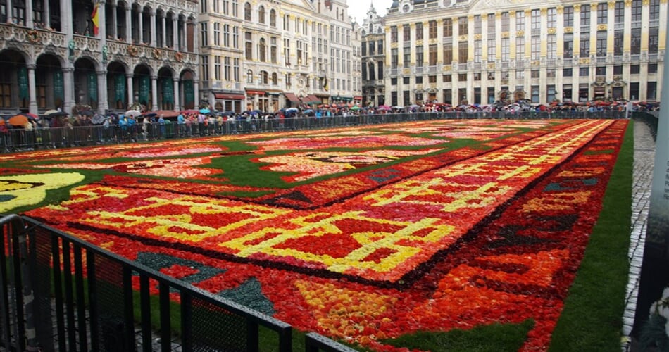 Belgie - Brusel, květinový koberec, vždy na svátek Nanebevzetí P.Marie