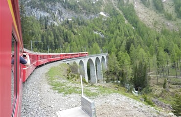 Švýcarské železnice a Rhétská dráha UNESCO 2024