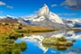 Švýcarsko - panorama s horou Matterhorn