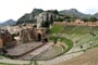 Itálie - Sicílie - Taormina, řecké divadlo z 3.stol. př.n.l, přestavěné Římany