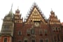 Polsko - Vratislav (Wroclaw), radnice, východní průčelí, kol 1500, bohatě zdobený štít
