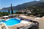 Lefkáda - Agios Nikitas, bazén hotelu Odyssey