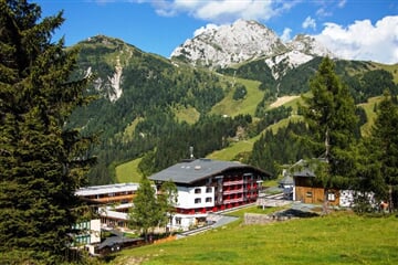 Golf v Alpách zdarma- wellness hotel**** Sonnenalpe s bazénem a all inclusive/č.6471