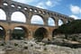 Francie - Provence - Pont du Gard, stavba bez malty z vápence z Estel, postaven roku 19 a užíván do 19,.stol., přiváděl vodu do Nimes